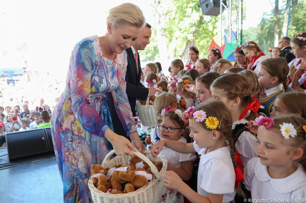 Agata Duda - najlepsze stylizacje Pierwszej Damy