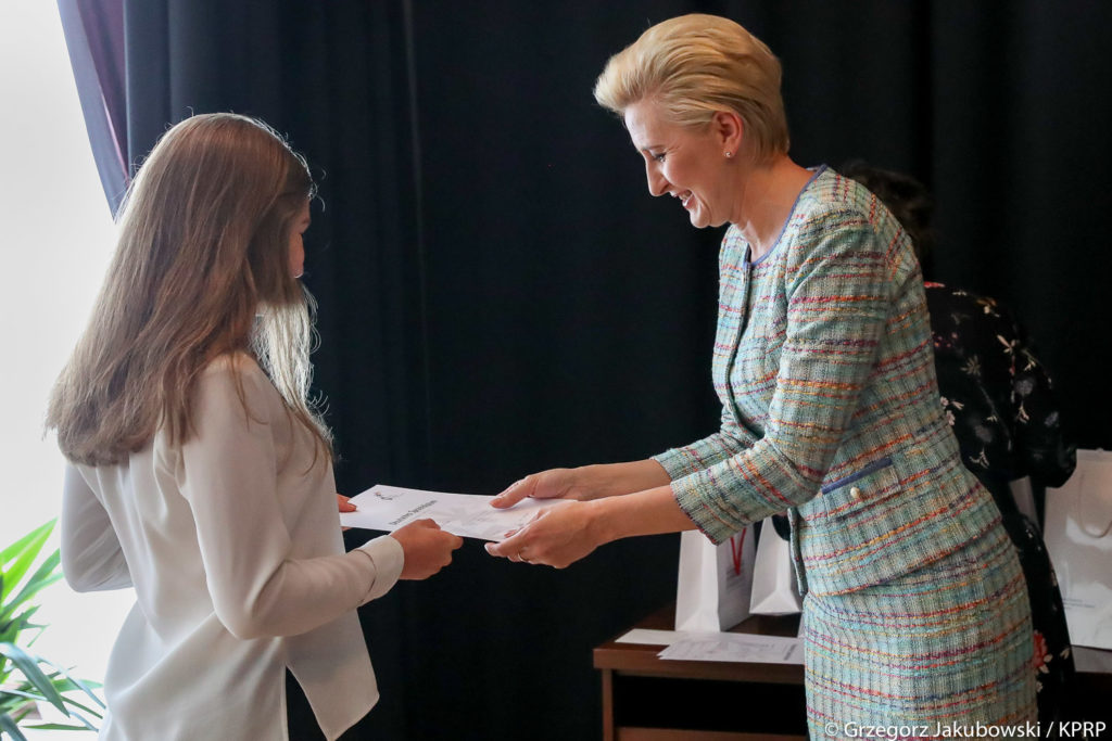 Agata Duda - najlepsze stylizacje Pierwszej Damy