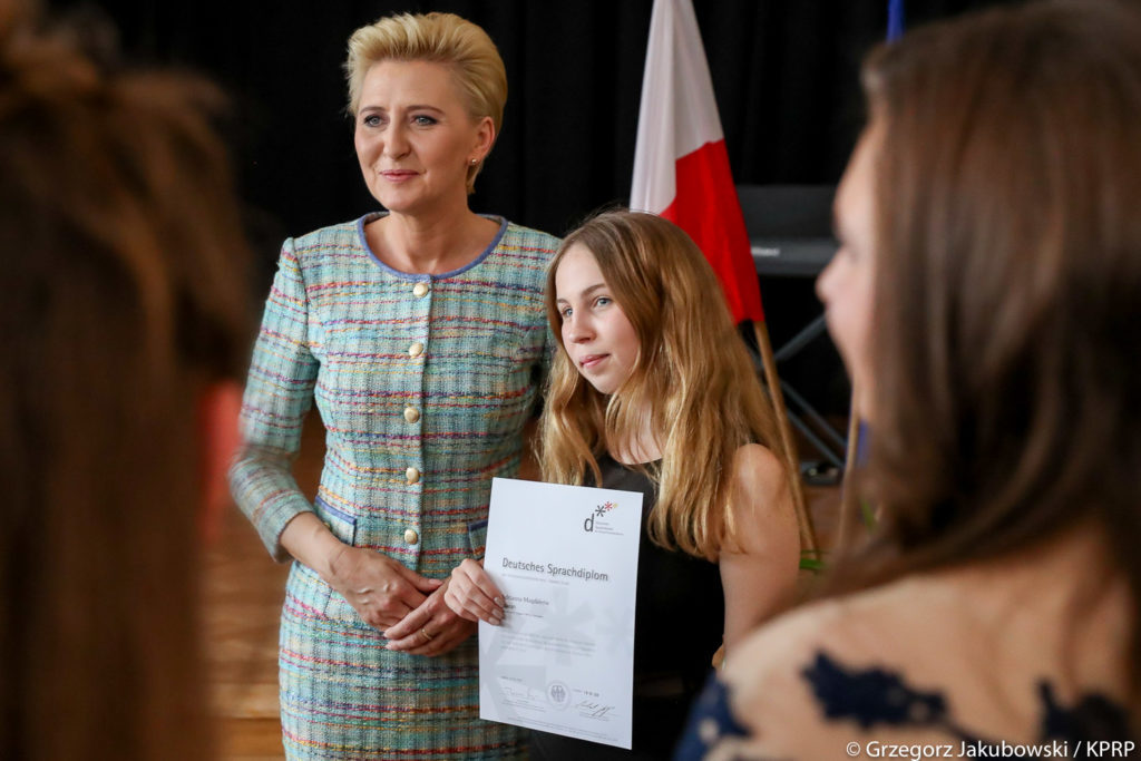 Agata Duda - najlepsze stylizacje Pierwszej Damy