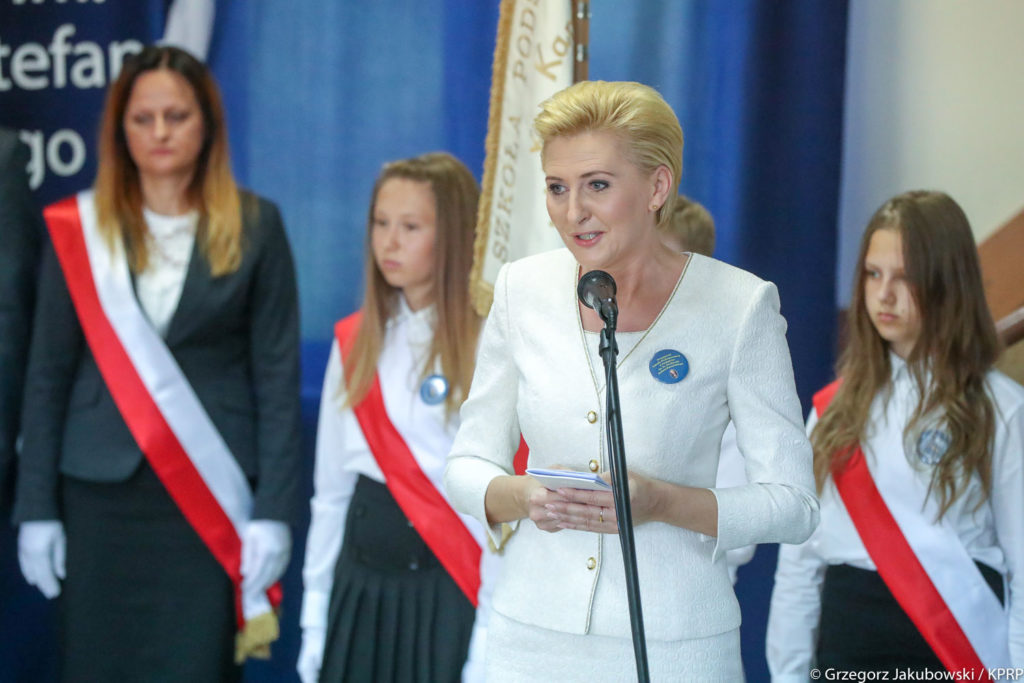 Agata Duda - najlepsze stylizacje Pierwszej Damy